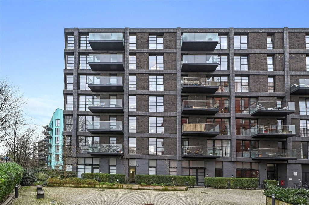 Property photo 3 of 13 External