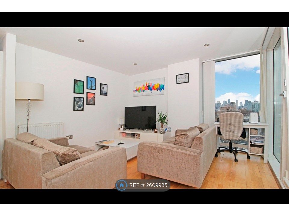 Property photo 2 of 12 Lounge - Tv