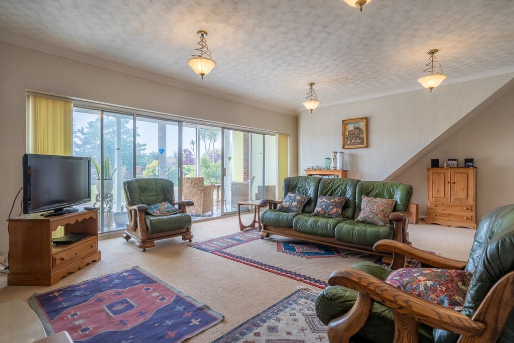 Property photo 2 of 27 CL3