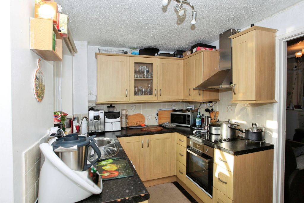 Property photo 3 of 12