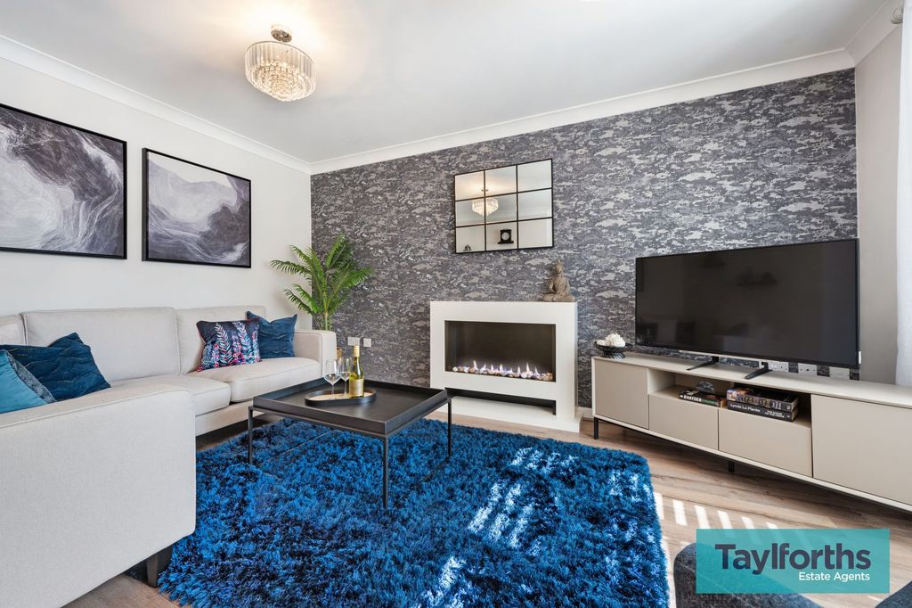 Property photo 2 of 52