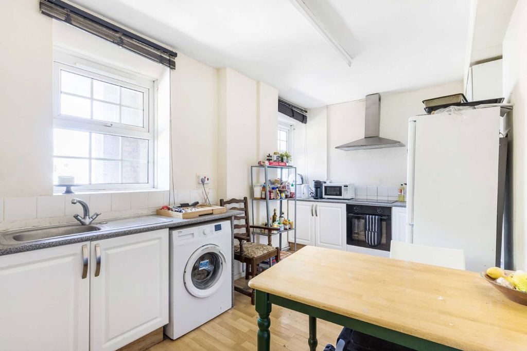 Property photo 2 of 5