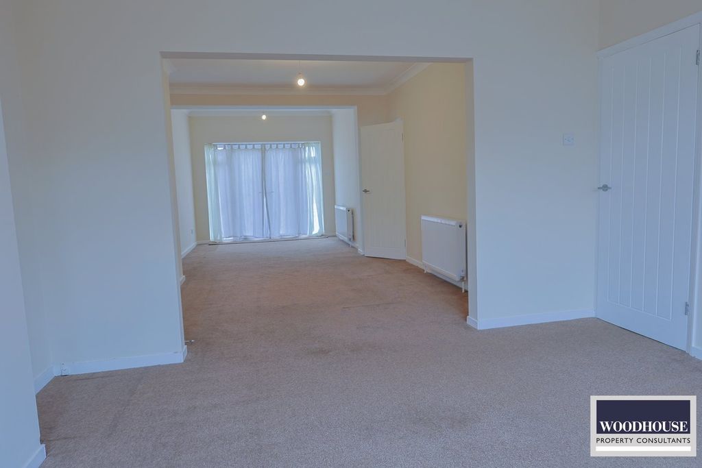 Property photo 3 of 26