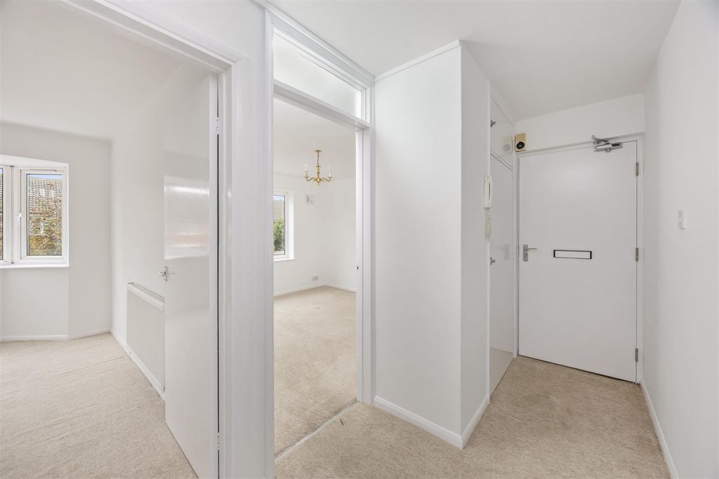 Property photo 2 of 9 Downview Road, Westdown Court, 84-003.Jpg