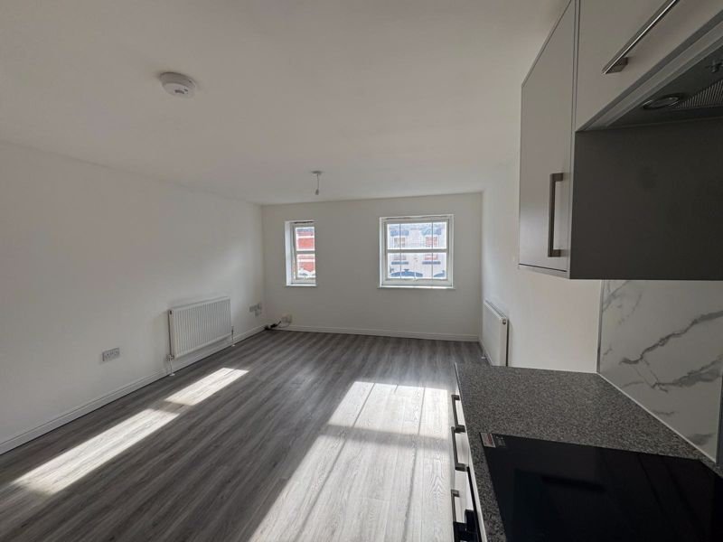 Property photo 2 of 11 Photo 3