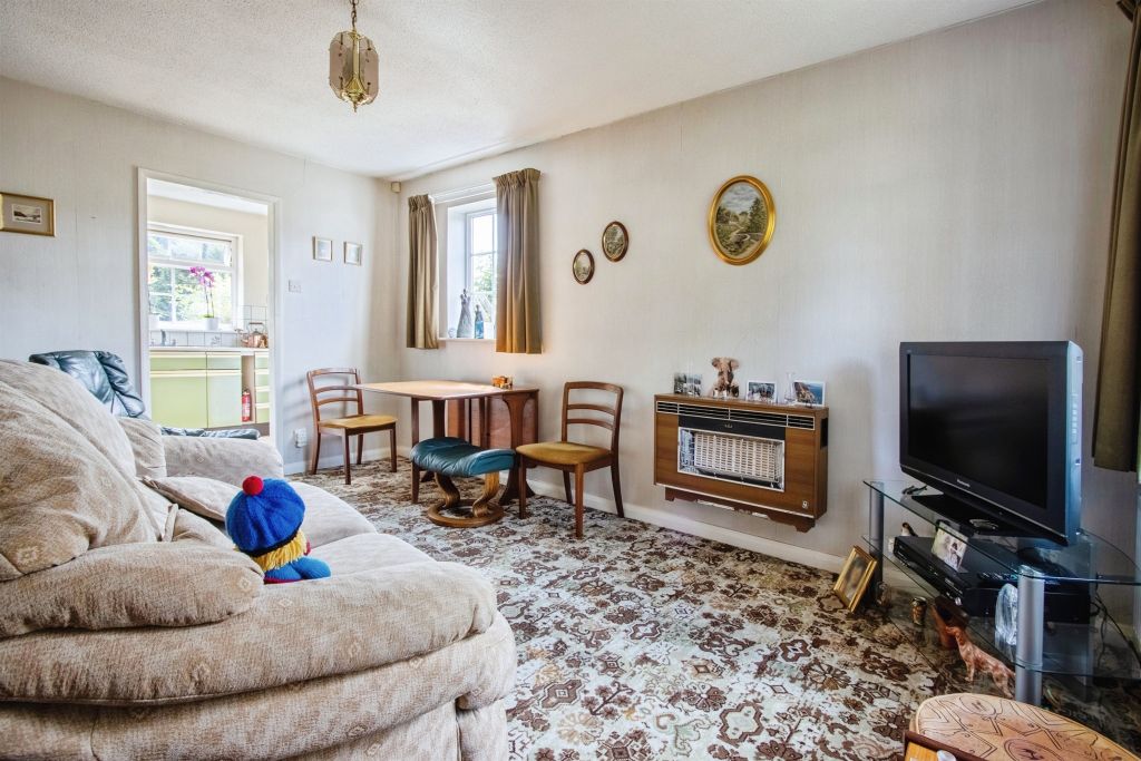 Property photo 3 of 12
