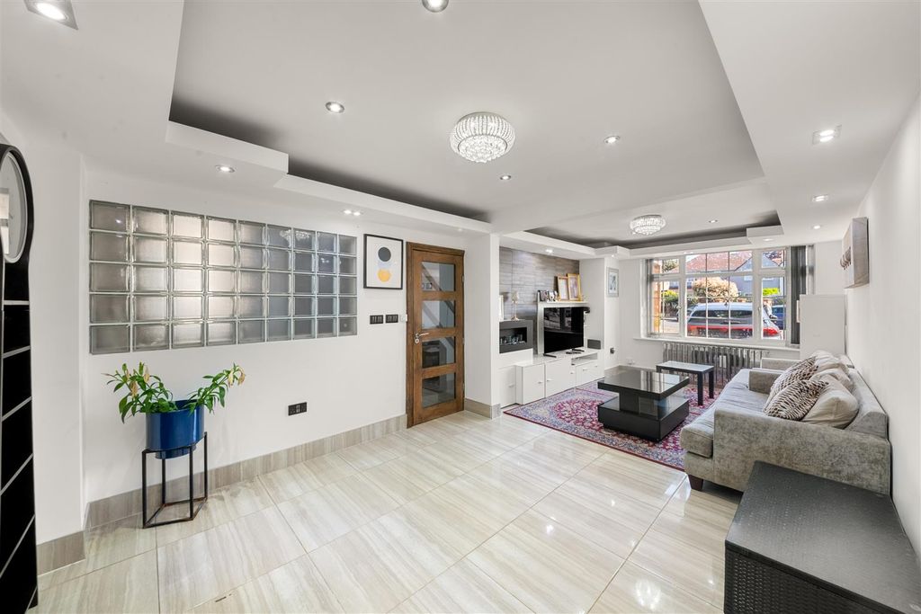 Property photo 2 of 15