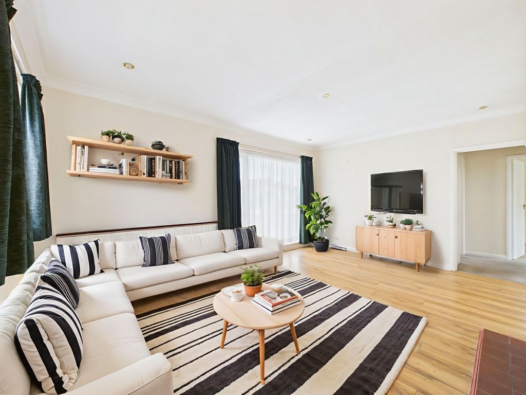 Property photo 2 of 9 3690875