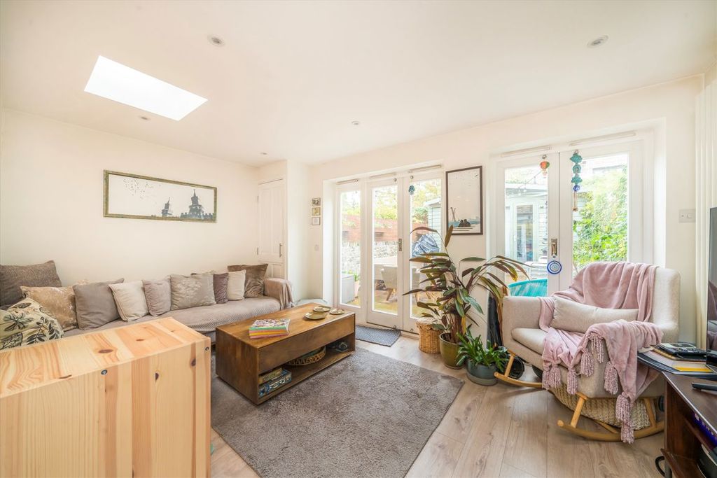 Property photo 3 of 13