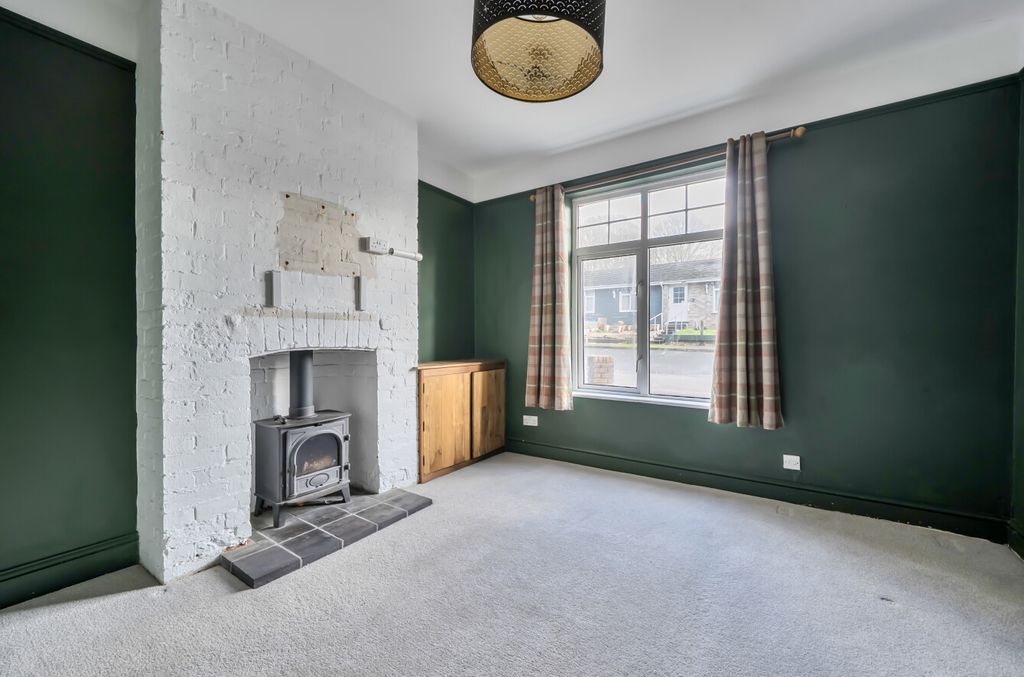 Property photo 2 of 11 1406367-5-698352B...