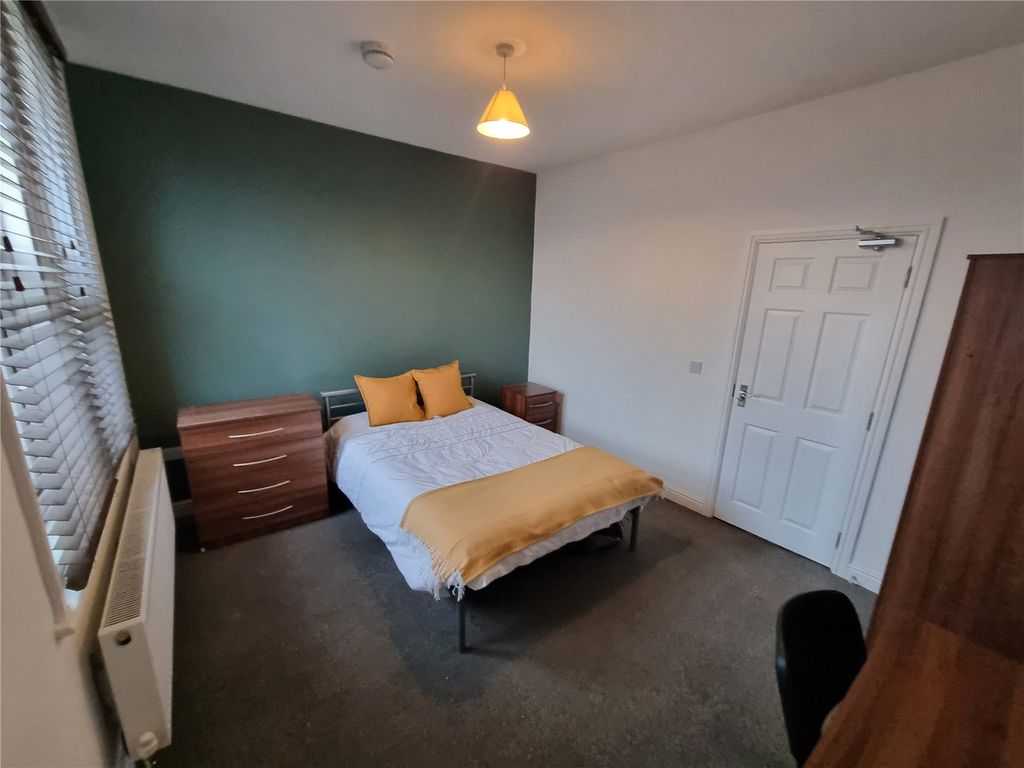 Property photo 1 of 5 Picture No. 08