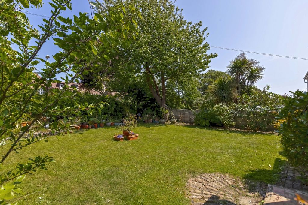 Property photo 2 of 27 Briar_8