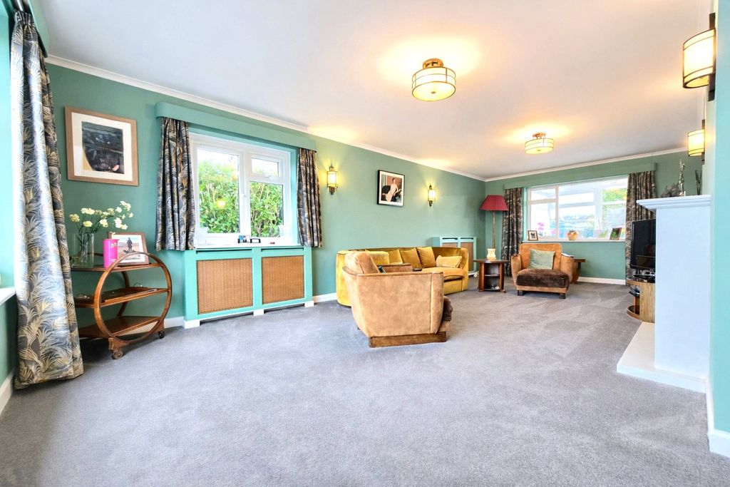 Property photo 2 of 17 2 - Picture No. 19