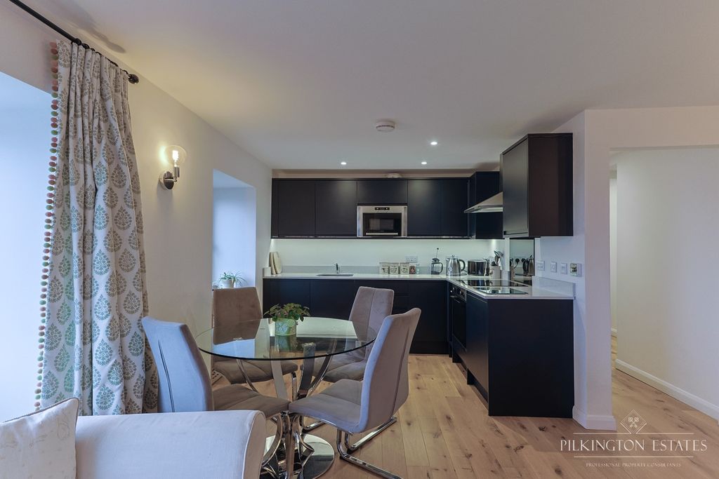 Property photo 3 of 7 4828493