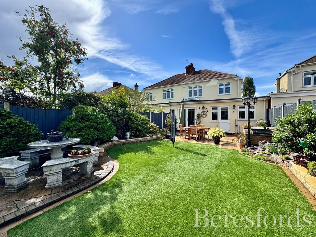 Property photo 2 of 29 Picture No. 11