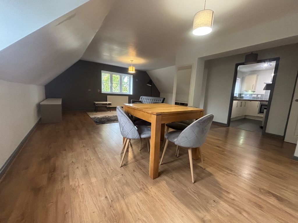 Property photo 2 of 18 Image