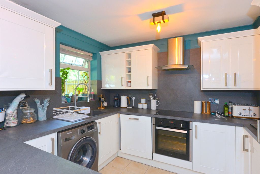 Property photo 2 of 24 4221883