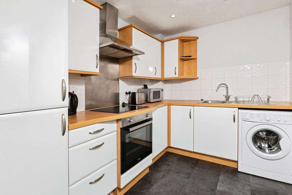 Property photo 3 of 16