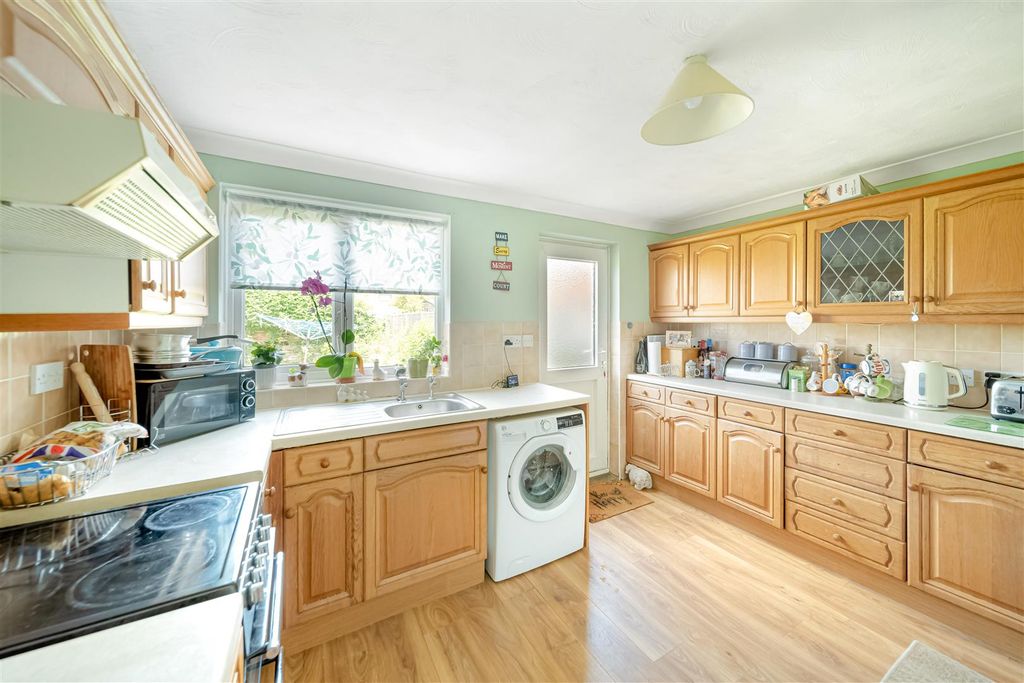 Property photo 3 of 10 41 Sprites Ln-12.Jpg