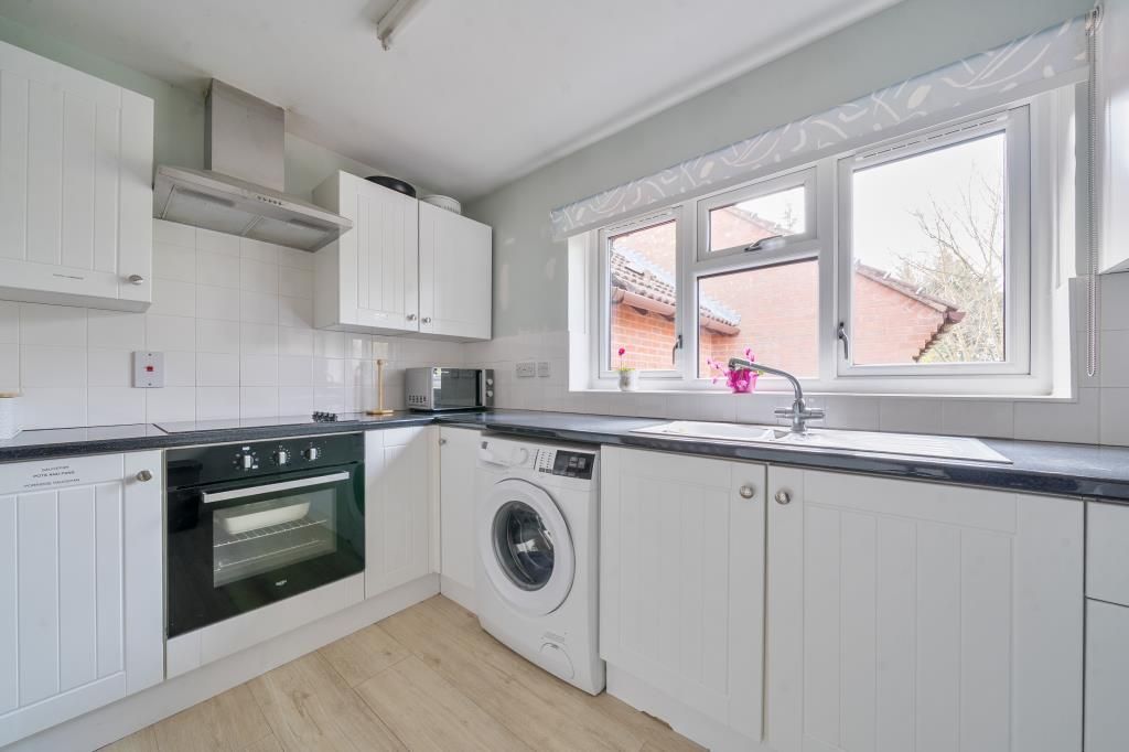 Property photo 3 of 21 Kitchen