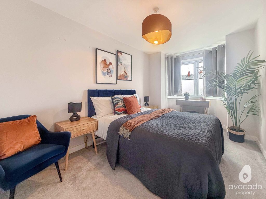 Property photo 2 of 13 5293644