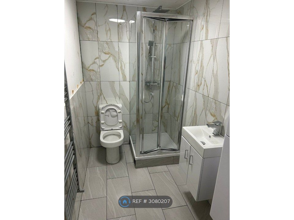 Property photo 2 of 6 Newly Fitted Bathroom