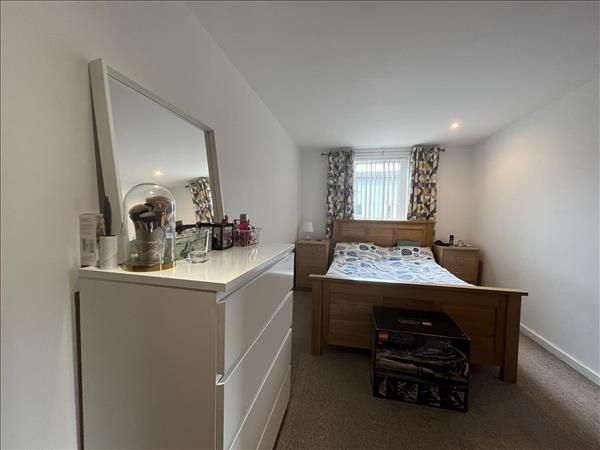 Property photo 2 of 6 Met1000874D.Jpg