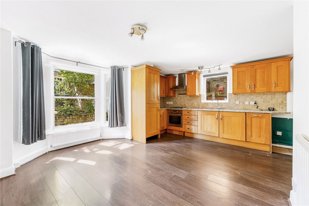 Property photo 3 of 12 Picture No. 14