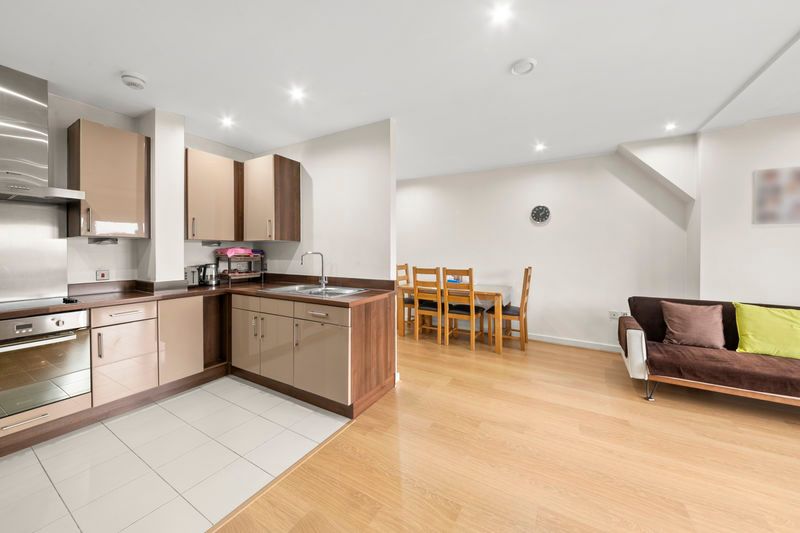 Property photo 3 of 16 Photo 6