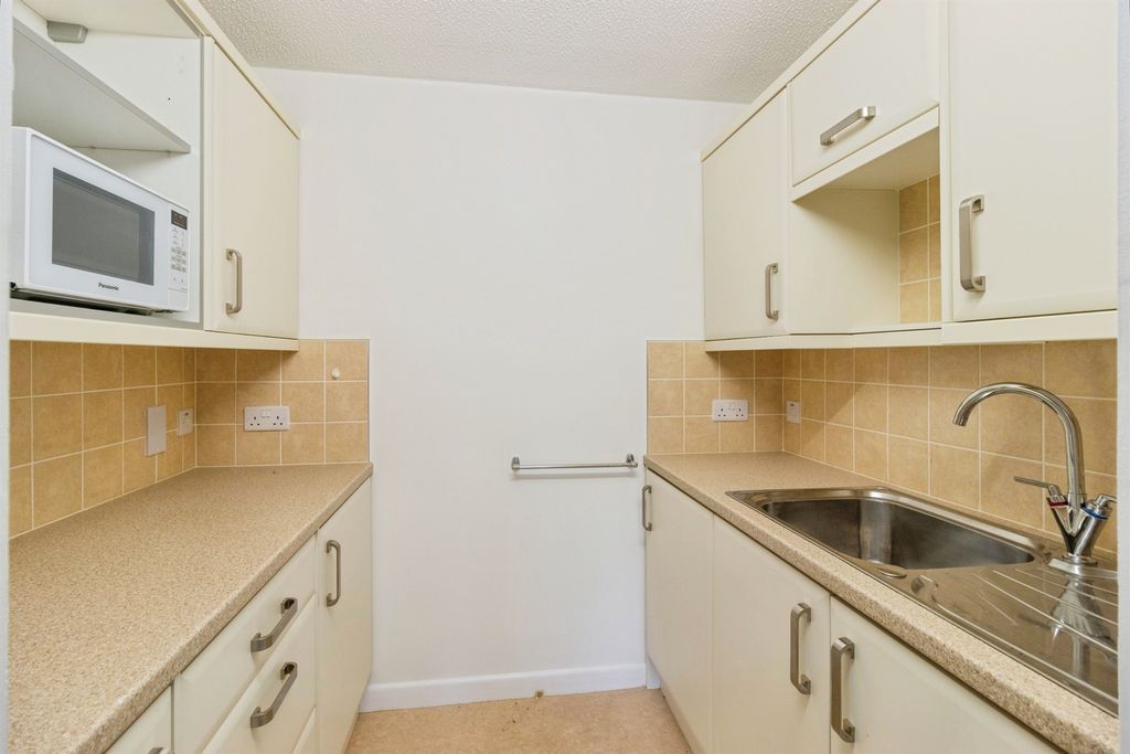 Property photo 2 of 19