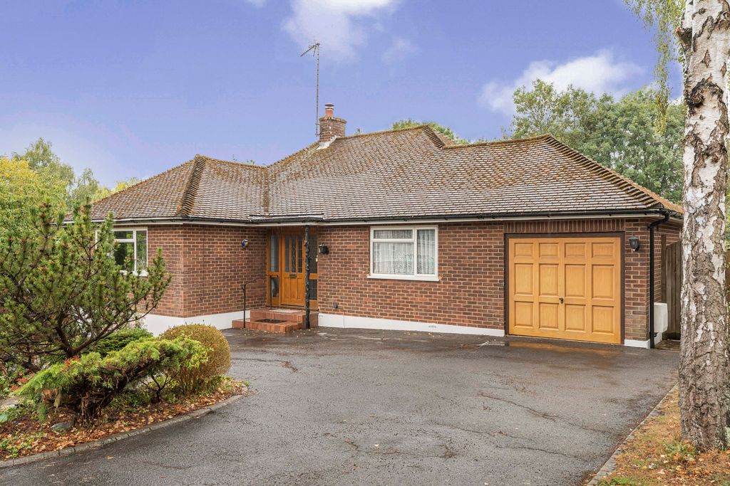 Property photo 1 of 19 External