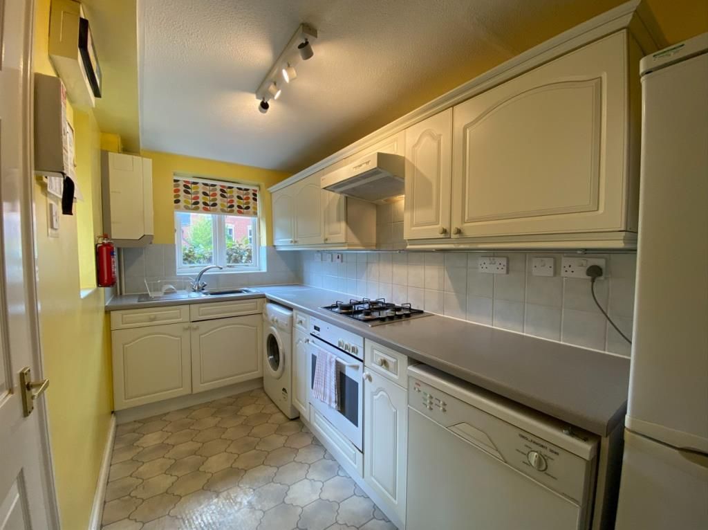 Property photo 2 of 8 Kitchen