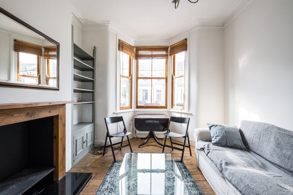 Property photo 1 of 8 Ringcroft Street