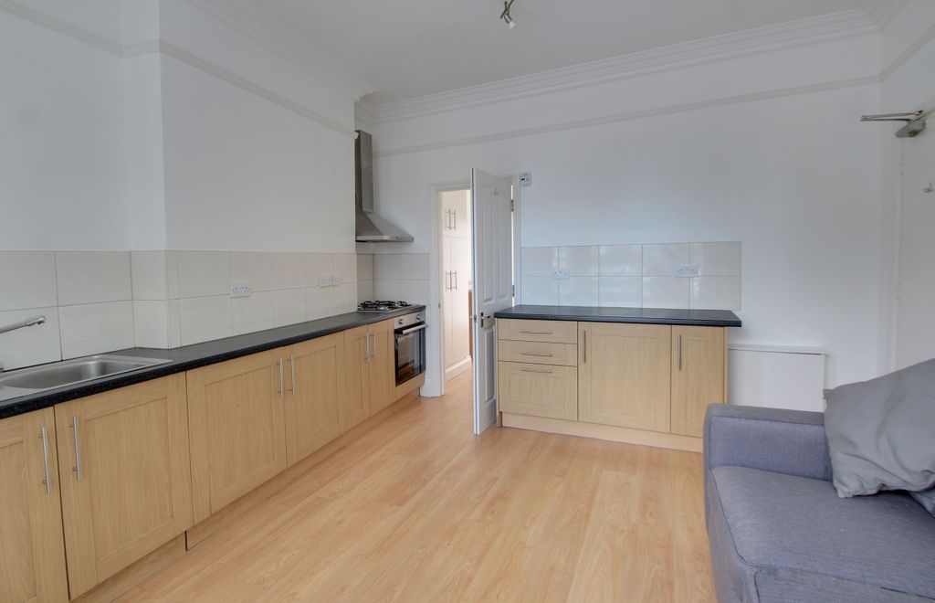Property photo 1 of 4