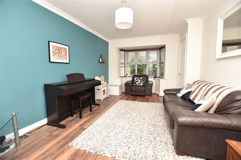 Property photo 2 of 19 Picture No. 25