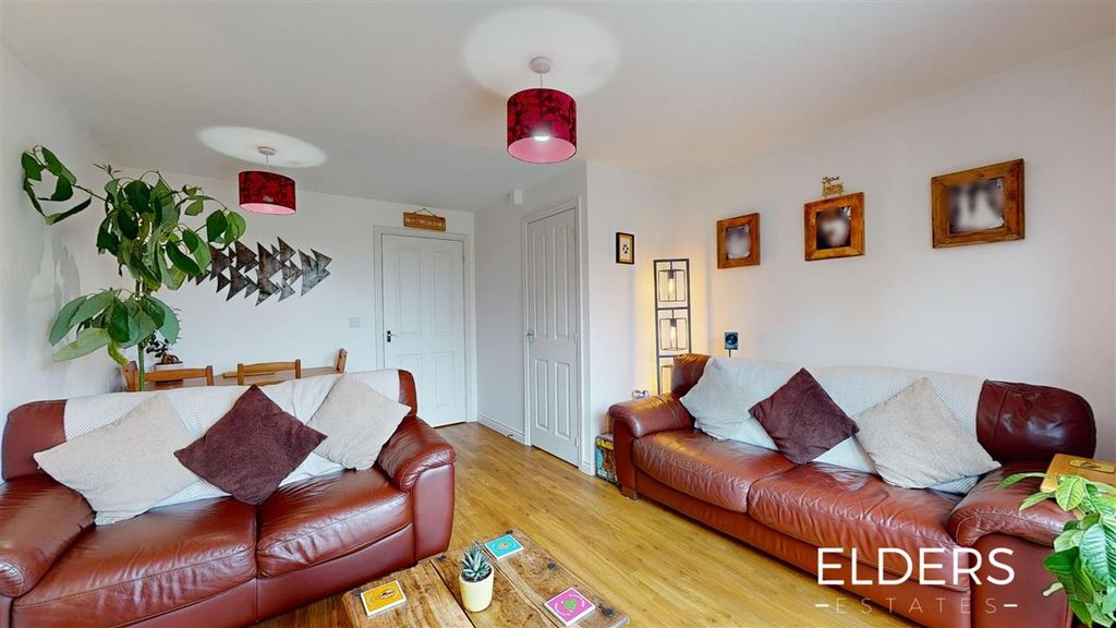 Property photo 3 of 18