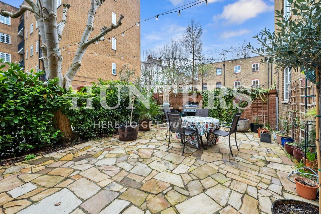 Property photo 3 of 13 Private Garden