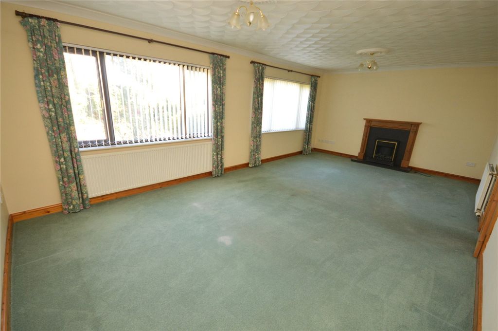 Property photo 2 of 14 Living Room