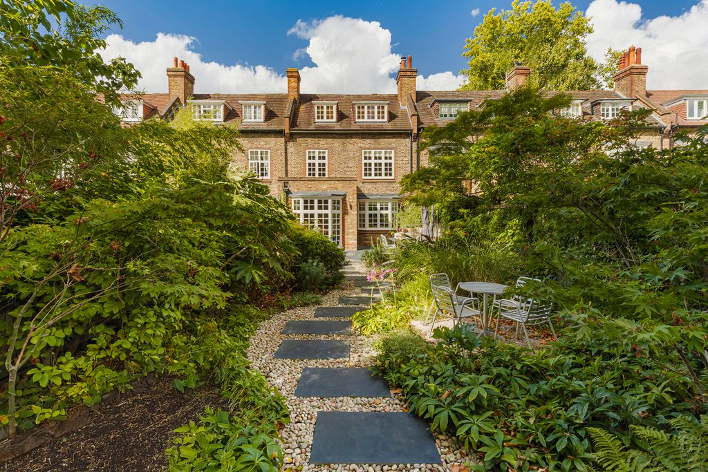 Property photo 3 of 27