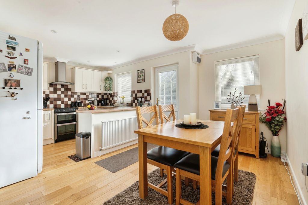 Property photo 2 of 14 Kitchen Diner