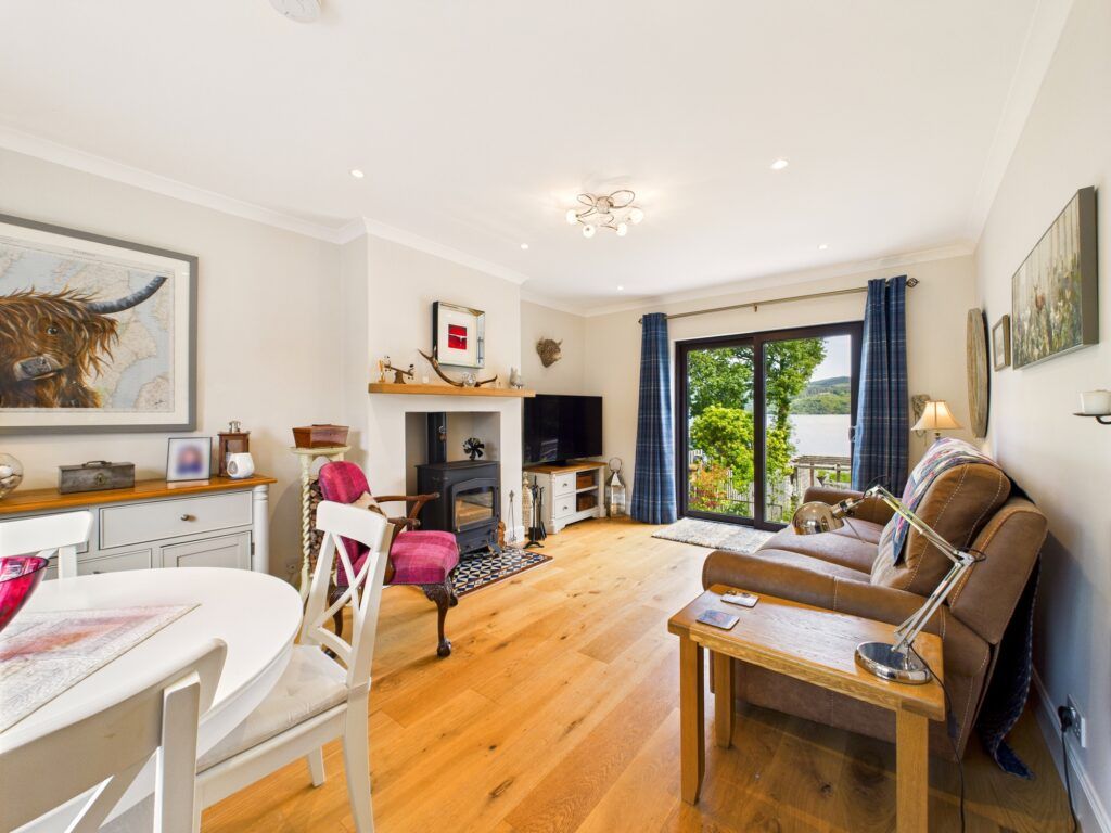 Property photo 3 of 35