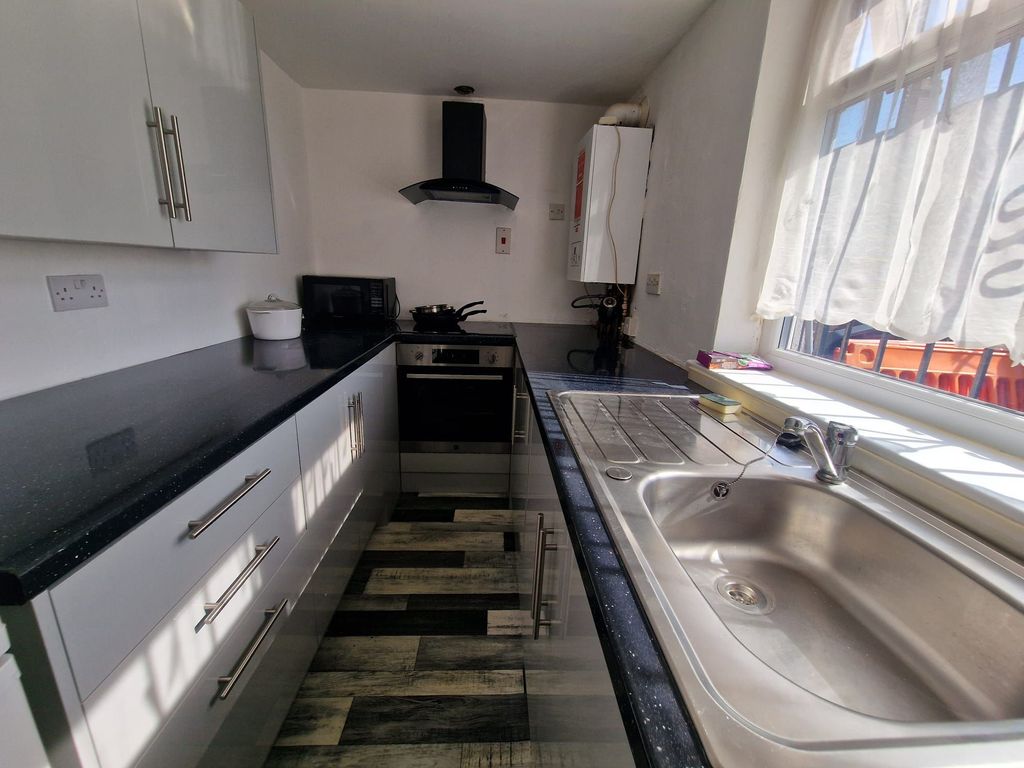 Property photo 1 of 4