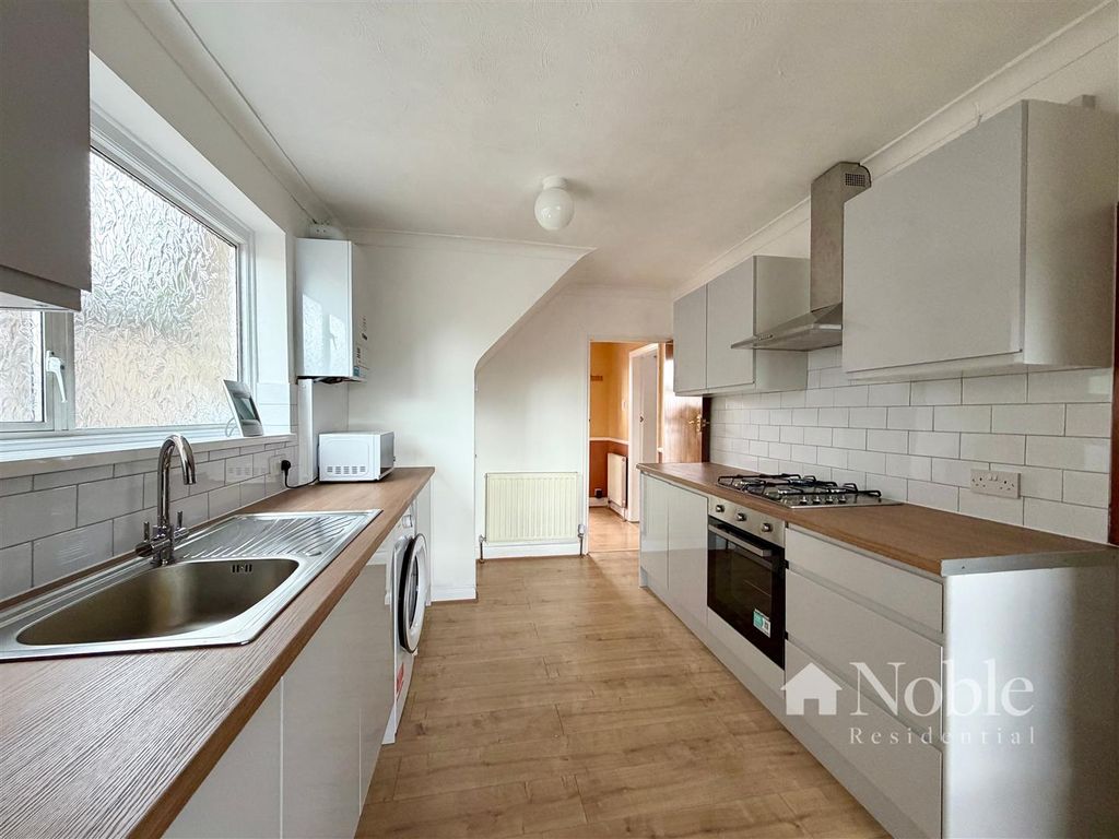 Property photo 3 of 14 Kitchen/Breakfast Room
