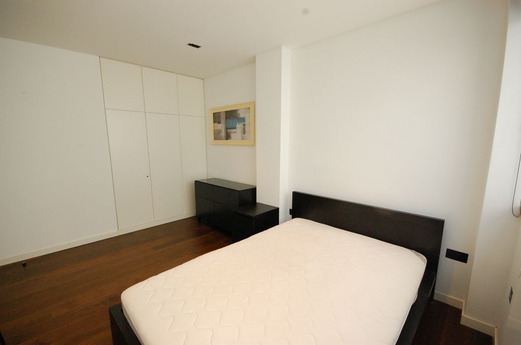 Property photo 3 of 9 Bedroom