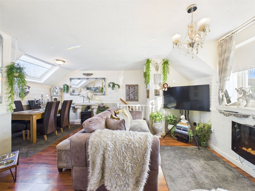 Property photo 2 of 7 Picture No. 16