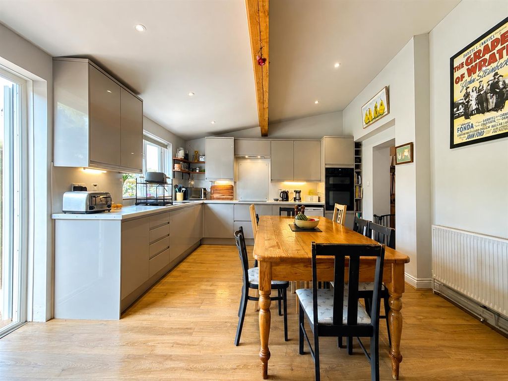 Property photo 3 of 29 Dining Area Towards Kitchen.Png