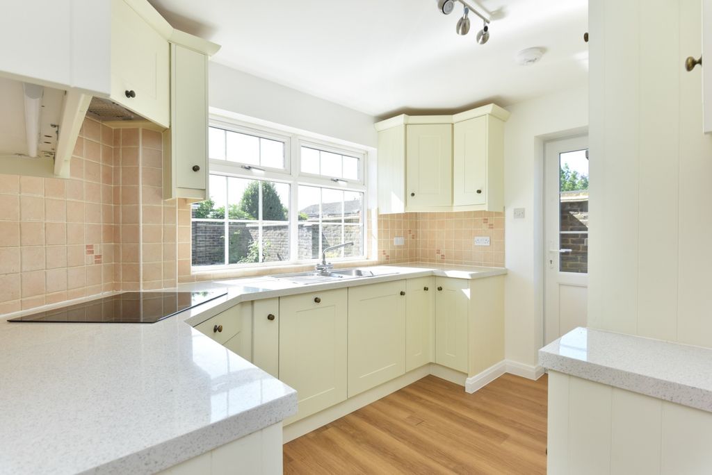 Property photo 3 of 20 4417834