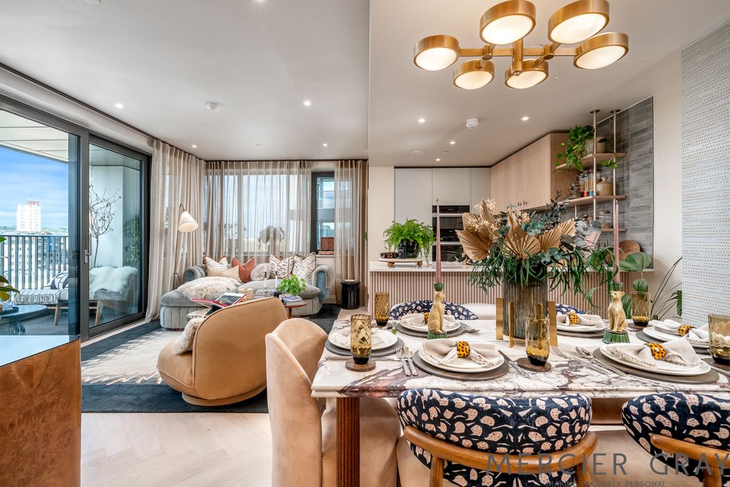 Property photo 1 of 25 Photo 11