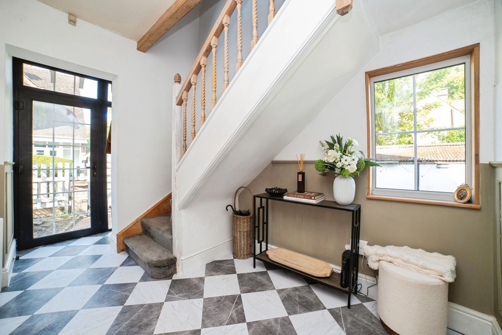 Property photo 2 of 19 Pbox-Img.Jpg