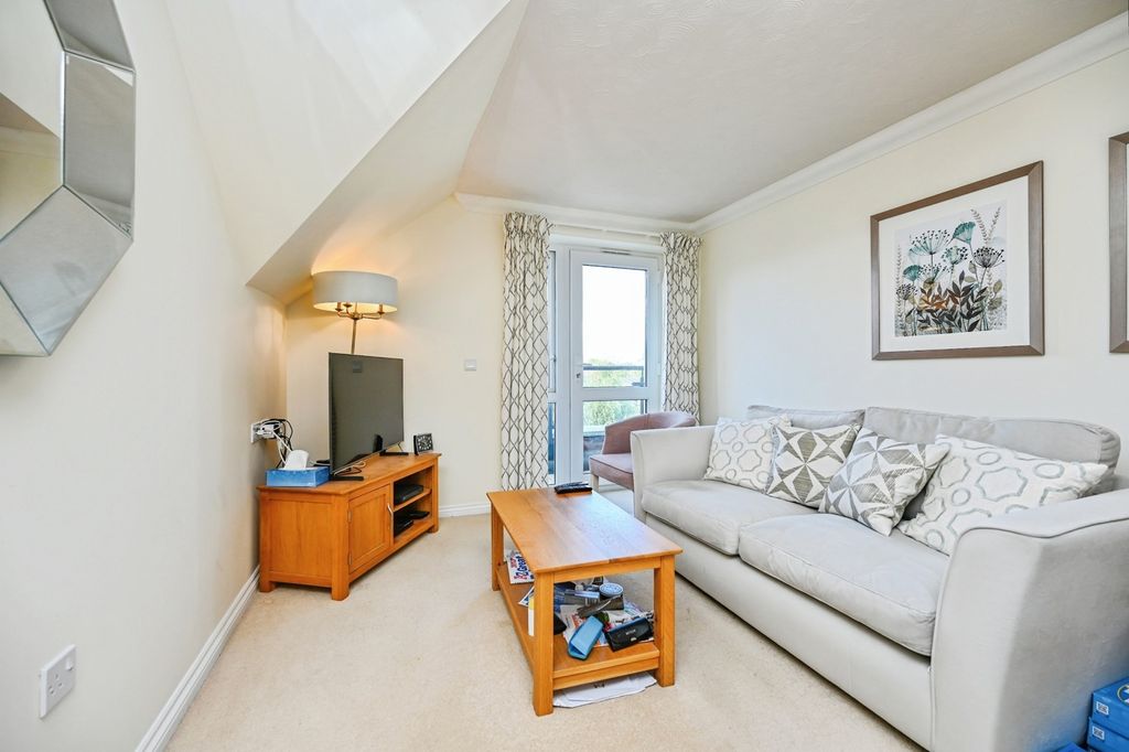 Property photo 3 of 11 Pbox-Img.Jpg